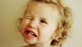 形成抽动症的原因是什么